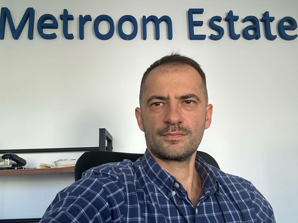 Артур — специалист агентства недвижимости Metroom Estate